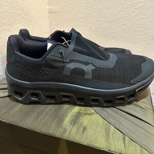 NWOB Size 11 On Running Cloud Master Sensa Men's Sneakers Black